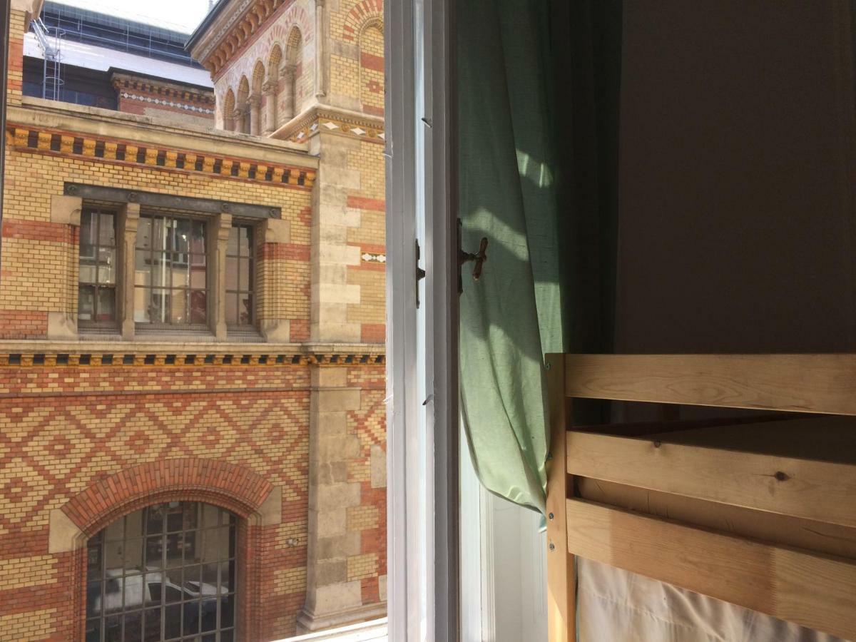 Zen Hostel By Central Market — Photos 3